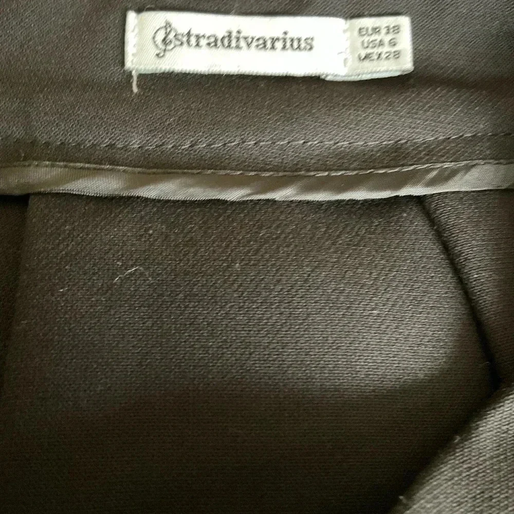 Stradivarius Pleated Skirt with Pockets
